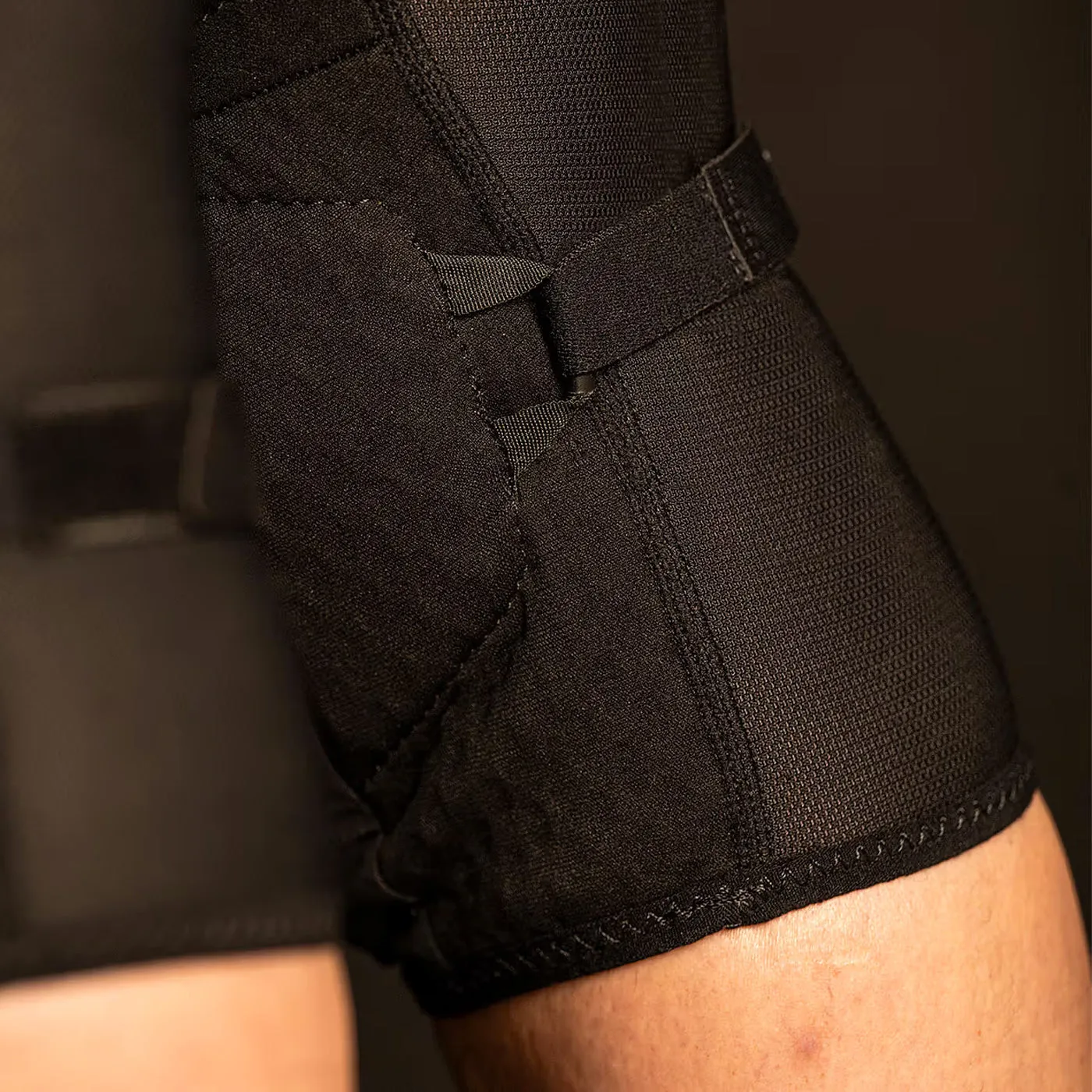 Bluegrass Arto knee guard - Black