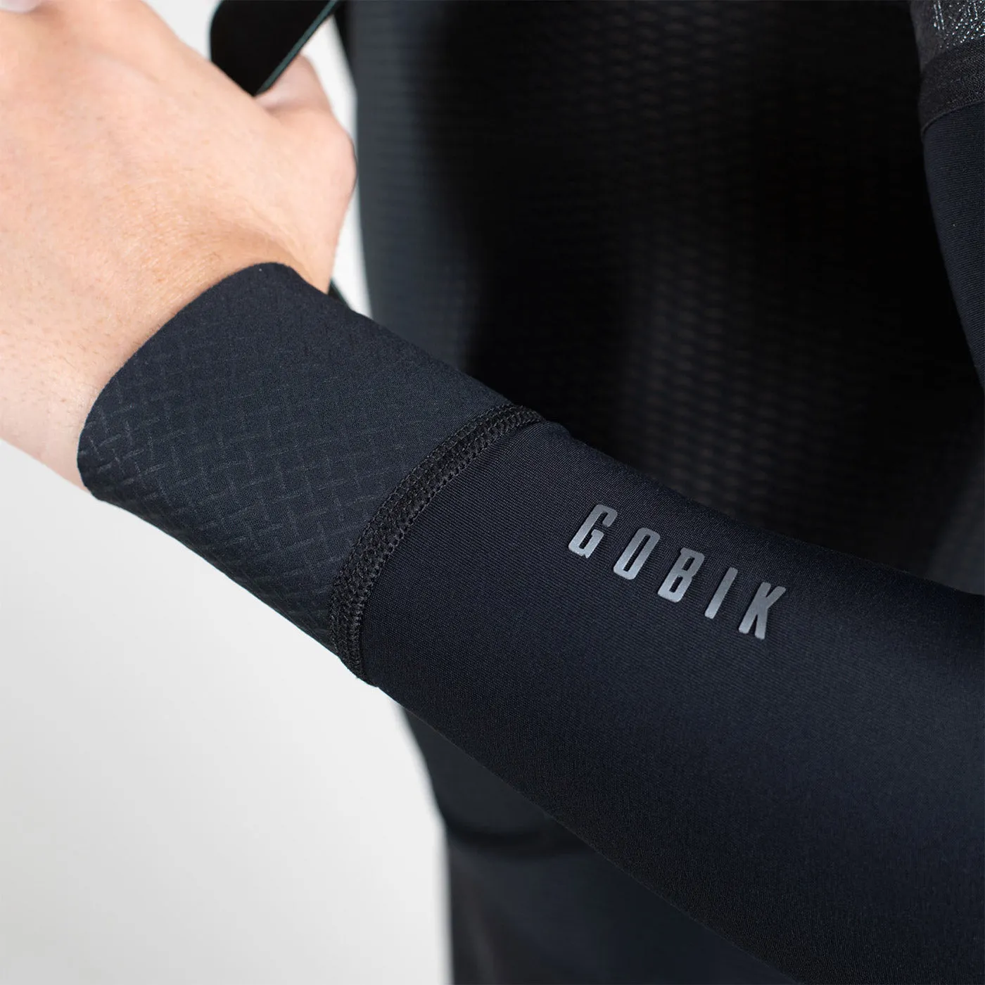 Gobik Kaba Pitch arm warmers - Black