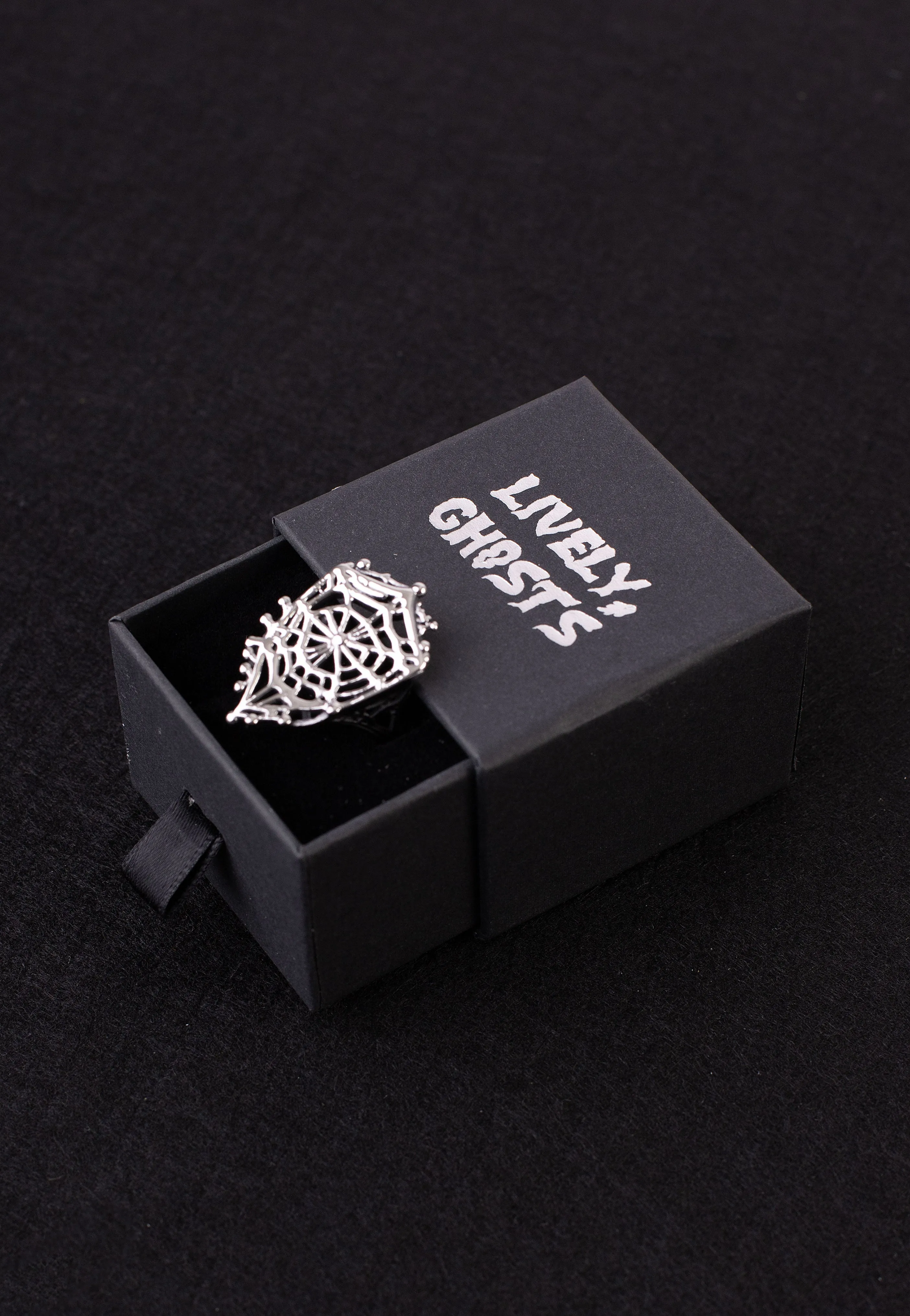 Lively Ghosts - Arachne - Ring