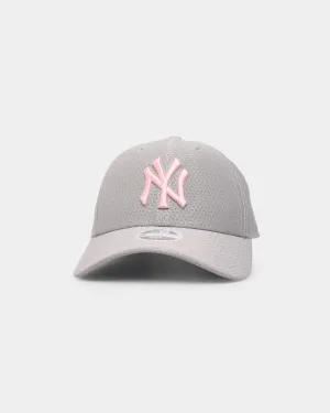New Era Women's New York Yankees 'Hexagonal Grey Pink' 9FORTY Strapback Grey